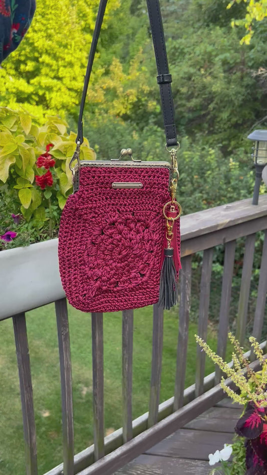 Cell phone purse. The Lady in Red